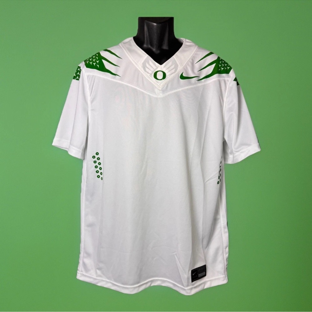 Oregon Ducks Football Jersey White NWT Nike Vapor 
Limited Edition Team Blank MS